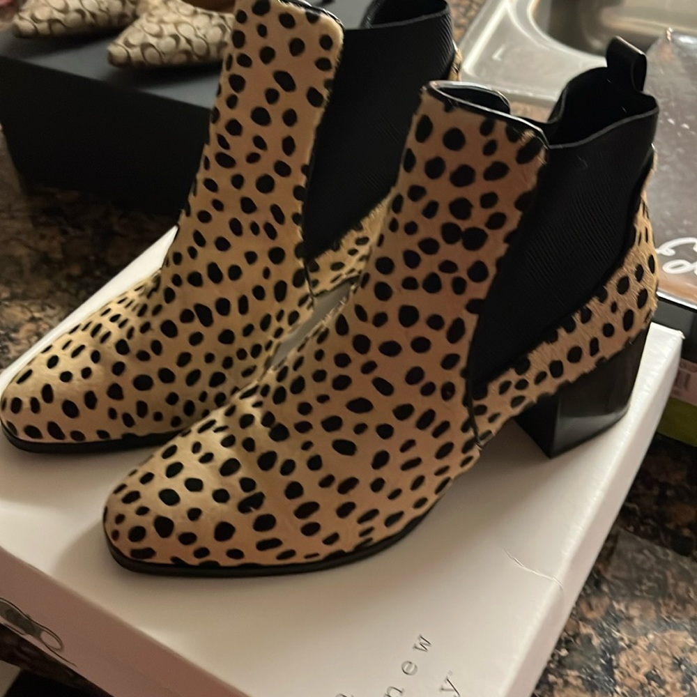 Animal print , 7 side, Anne Klein , like new